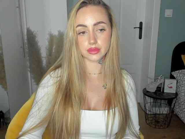 SEXYcoralie webcam