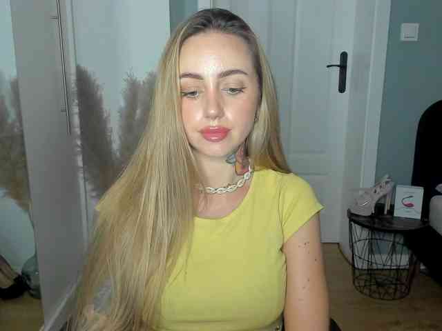 SEXYcoralie webcam