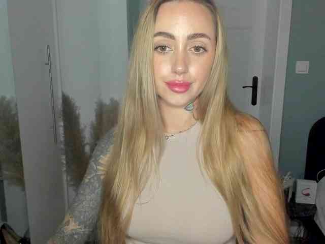 SEXYcoralie webcam