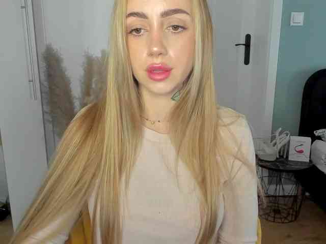 SEXYcoralie webcam