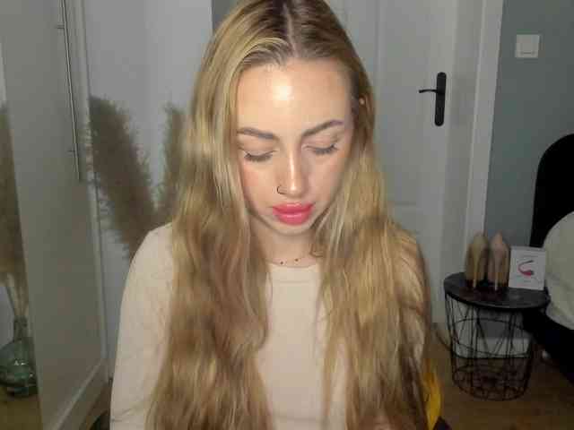 SEXYcoralie webcam