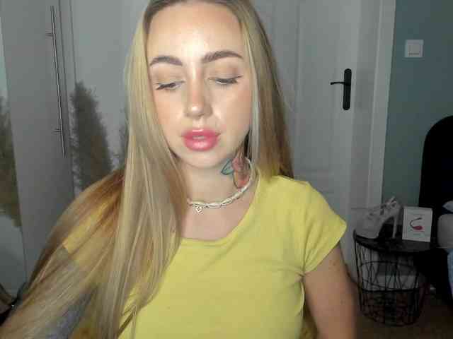 SEXYcoralie webcam