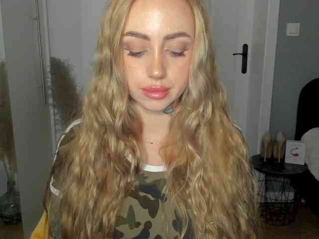 SEXYcoralie webcam