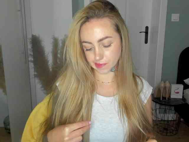 SEXYcoralie webcam