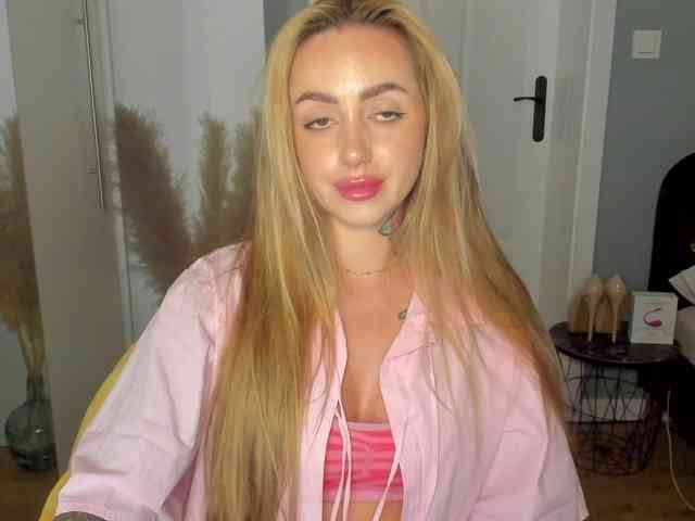 SEXYcoralie webcam