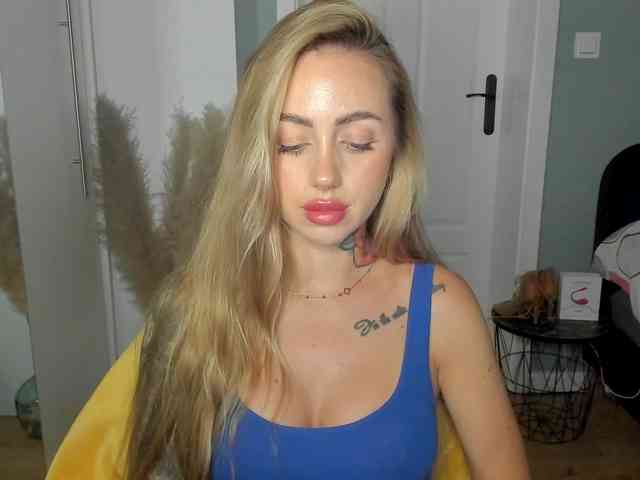 SEXYcoralie webcam