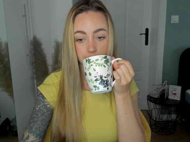 SEXYcoralie webcam