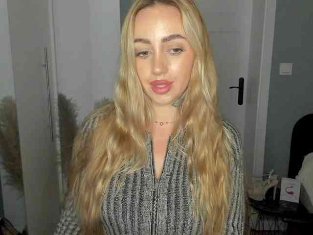 SEXYcoralie webcam