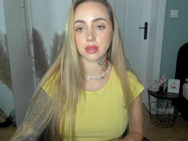 SEXYcoralie webcam