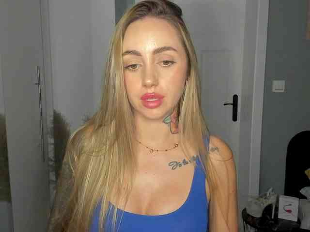 SEXYcoralie webcam