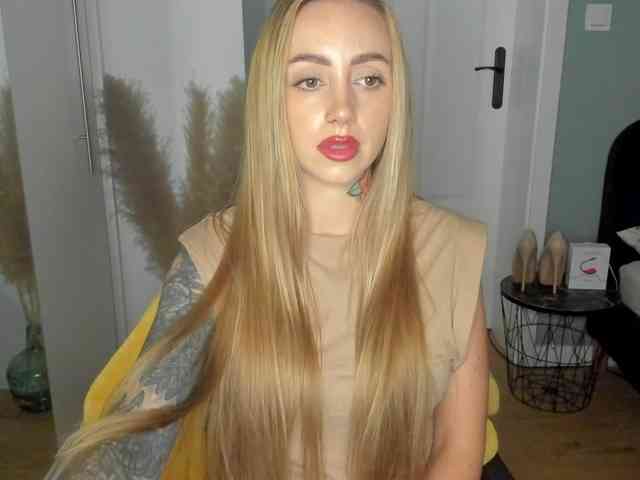 SEXYcoralie webcam