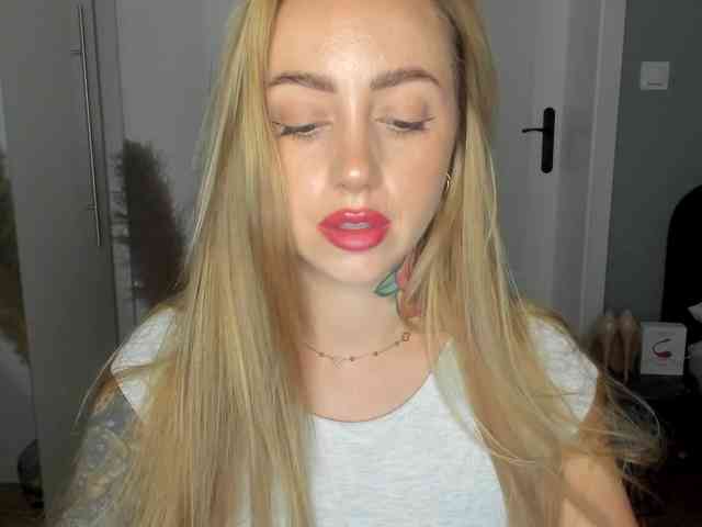 SEXYcoralie webcam