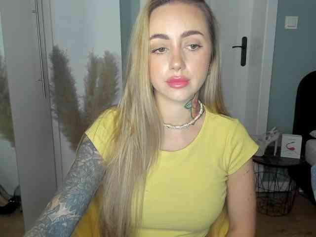 SEXYcoralie webcam