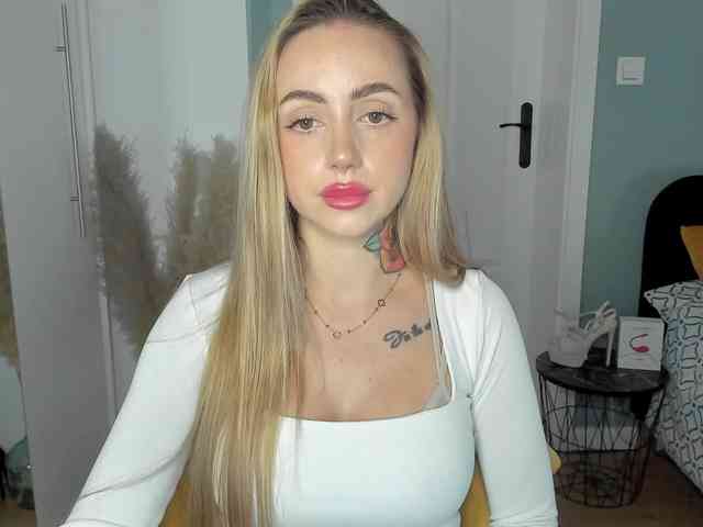 SEXYcoralie webcam