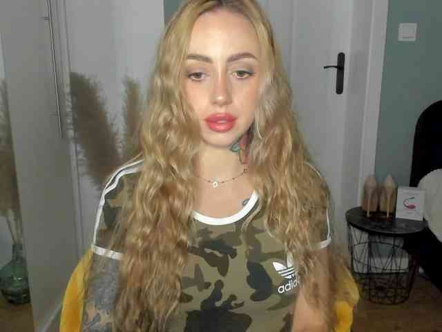 SEXYcoralie webcam