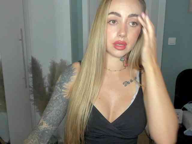 SEXYcoralie webcam
