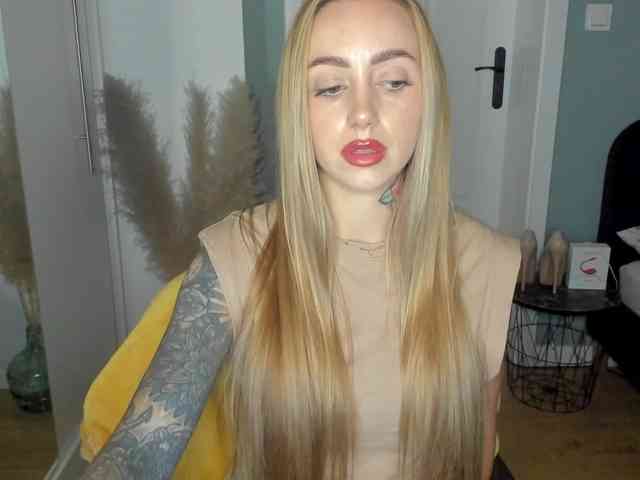 SEXYcoralie webcam