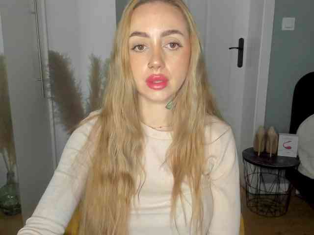 SEXYcoralie webcam