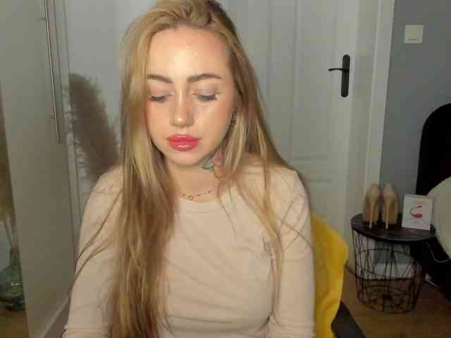 SEXYcoralie webcam