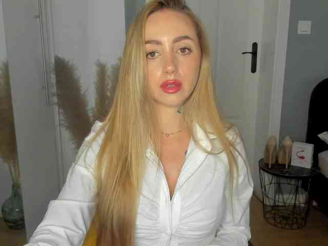 SEXYcoralie webcam