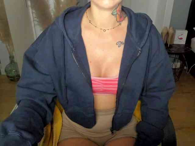 SEXYcoralie