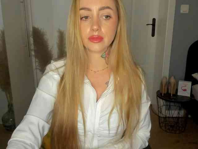 SEXYcoralie webcam