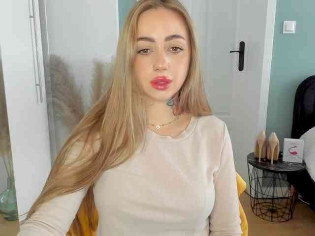 SEXYcoralie webcam