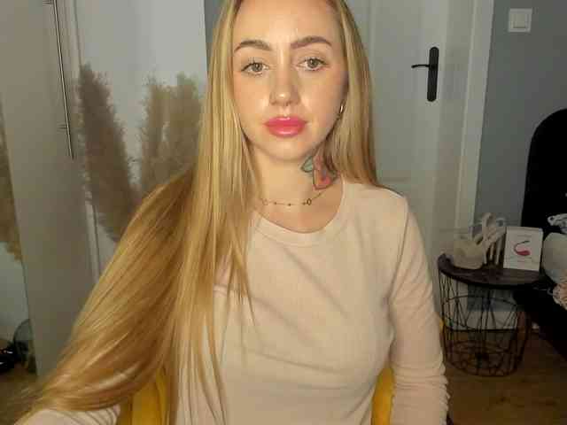 SEXYcoralie webcam