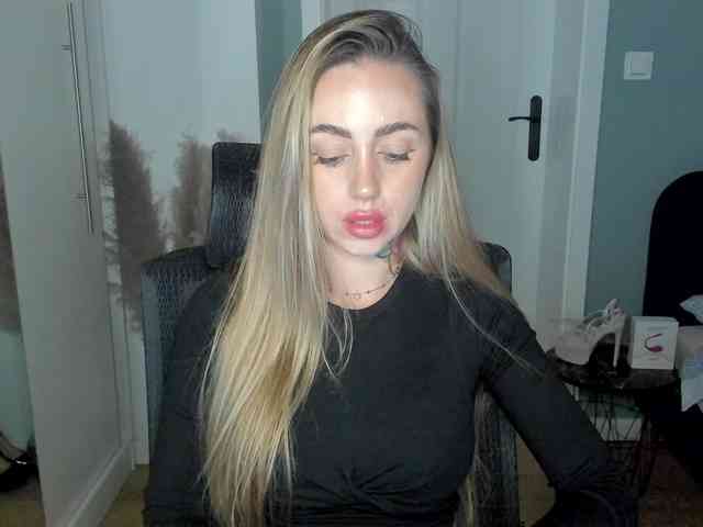 SEXYcoralie webcam