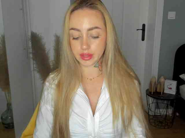 SEXYcoralie webcam
