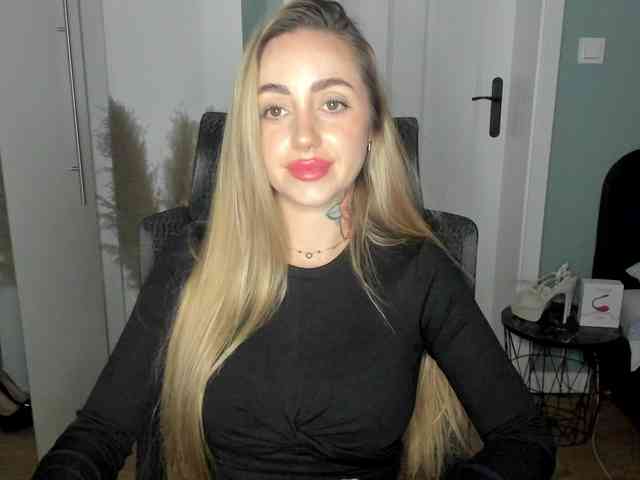 SEXYcoralie webcam