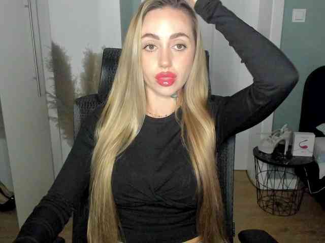 SEXYcoralie webcam