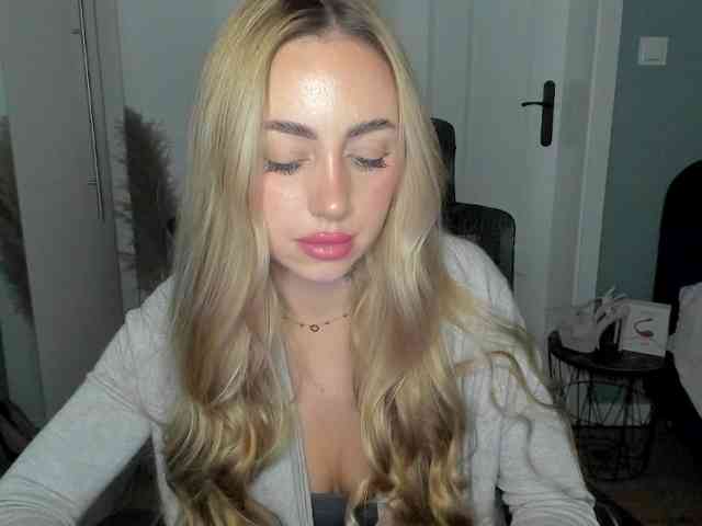 SEXYcoralie webcam