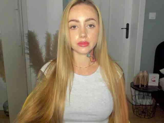 SEXYcoralie webcam