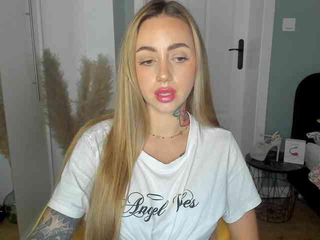 SEXYcoralie webcam
