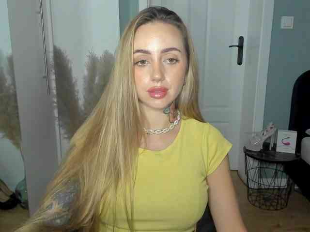 SEXYcoralie webcam