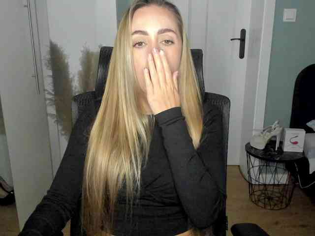 SEXYcoralie webcam