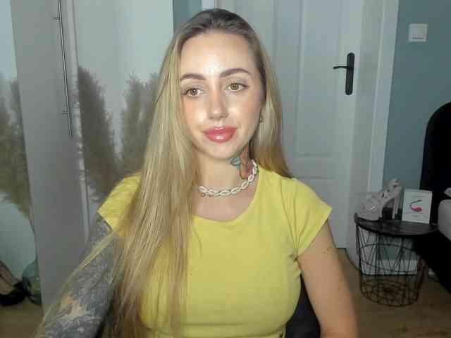 SEXYcoralie webcam