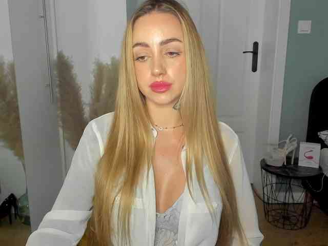 SEXYcoralie webcam
