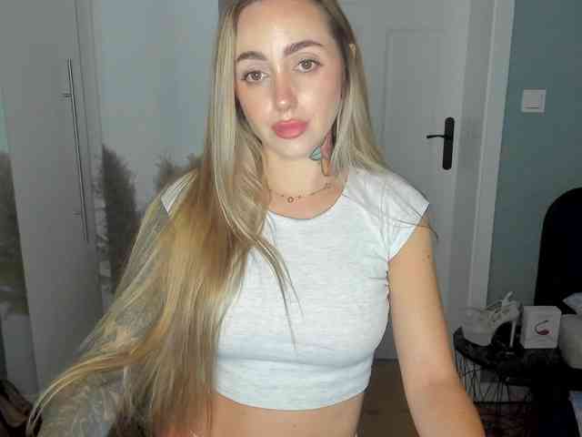 SEXYcoralie webcam