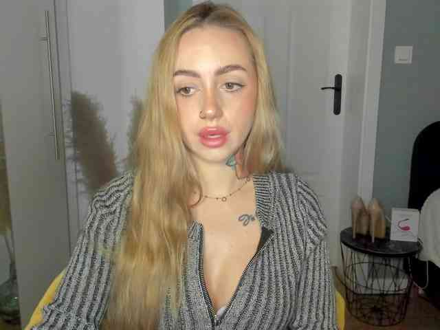SEXYcoralie webcam