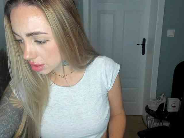 SEXYcoralie webcam