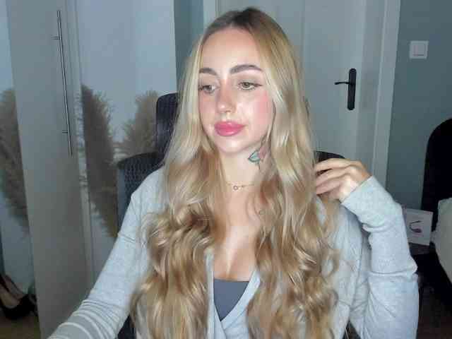 SEXYcoralie webcam