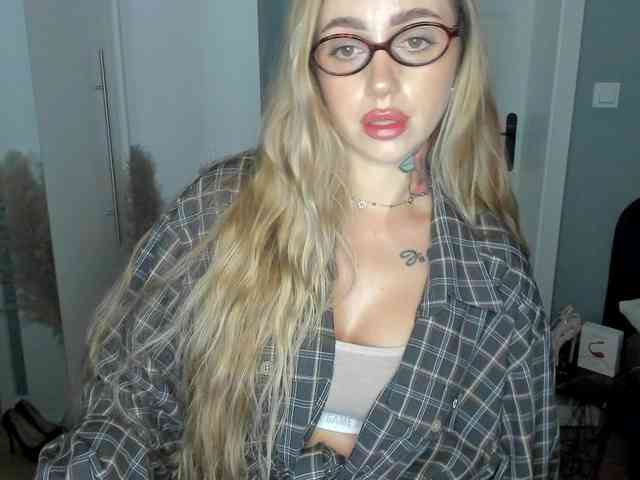 SEXYcoralie webcam