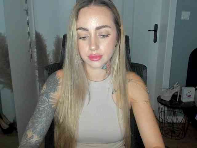 SEXYcoralie webcam