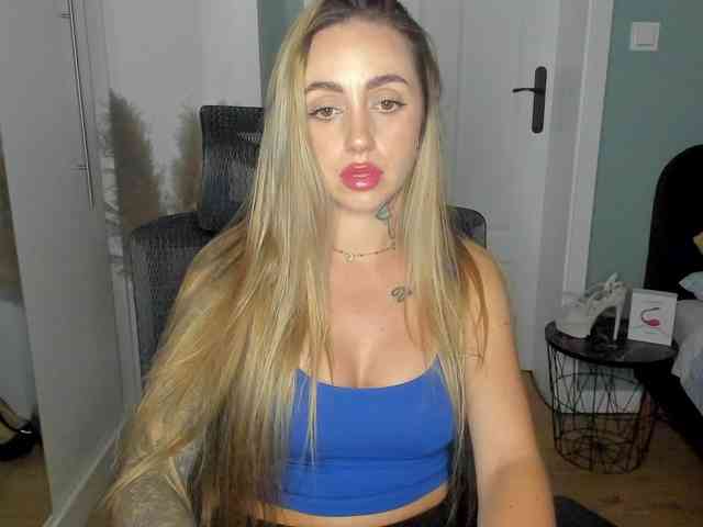 SEXYcoralie webcam