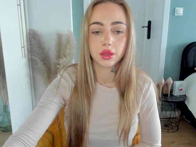 SEXYcoralie webcam