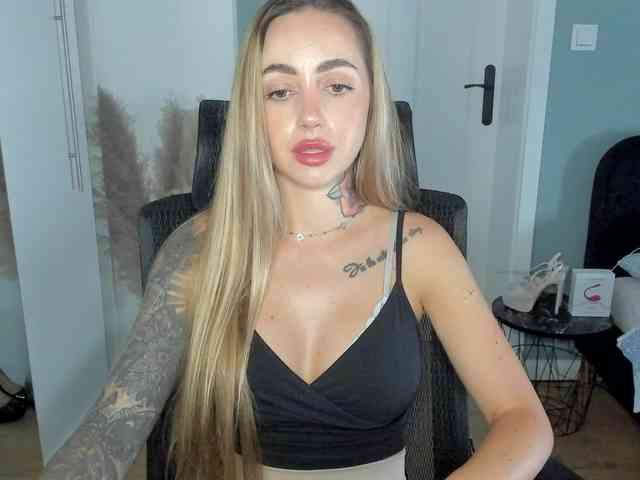 SEXYcoralie webcam