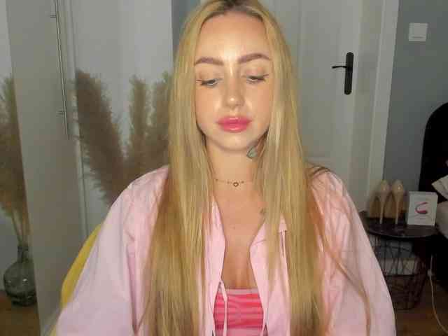 SEXYcoralie webcam