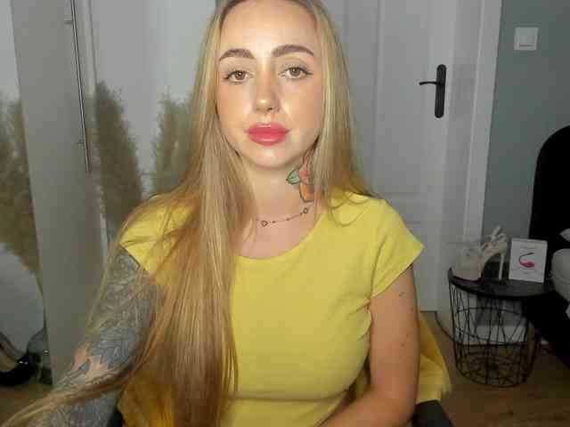 SEXYcoralie webcam